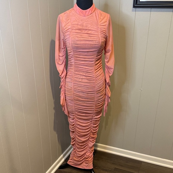 Rococo Sand Women’s Medium Ruched Long Sleeve Dress in Coral Tie Dye - Picture 1 of 7